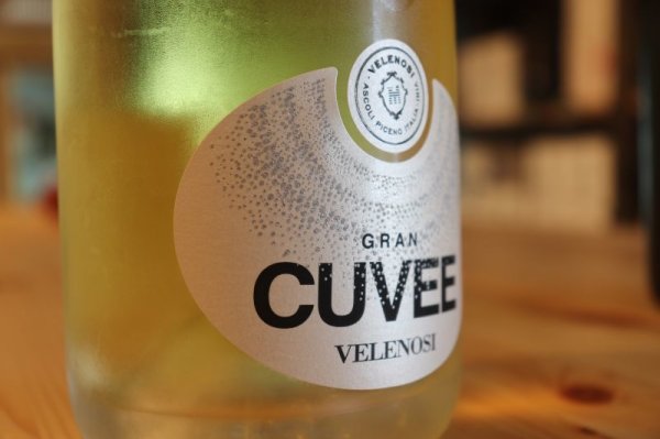 画像2: 【白・辛口・スパークリング】グラン　キュヴェ　ヴェレノージ Gran Cuvee Velenosi 750ml/イタリア (2)